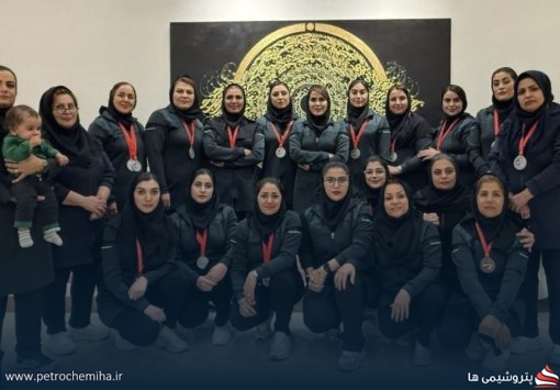 درخشش تیم بانوان پازارگاد در مسابقات شنای مسابقات ورزشی بانوان هلدینگ خلیج فارس