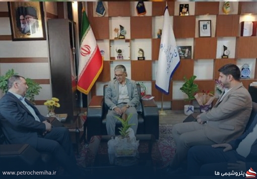 دیدار مدیرعامل پتروشیمی شازند با فرماندار شهرستان