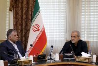 با وجود اظهارات پزشکیان؛ صف‌های بنزین همچنان پابرجاست