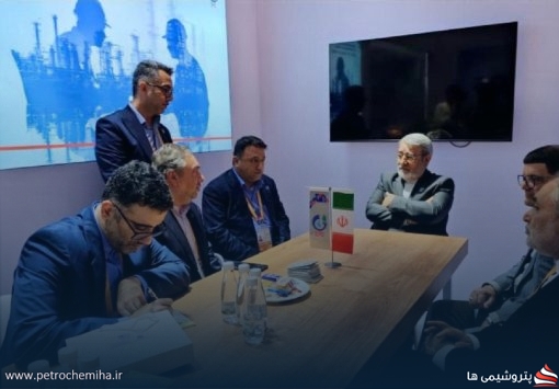 دکتر رحمانی فضلی سفیر ایران در چین از غرفه پتروشیمی زاگرس بازدید کرد