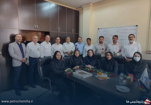 تکریم تلاشگران حوزه مالی در مراسم روز حسابدار با حضور مدیران و جمعی از کارکنان بنادر پتروشیمی پارس و ماهشهر