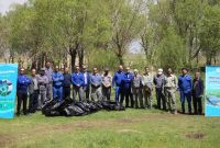 مشارکت کارکنان و کارگران پتروشیمی شازند در پاکسازی طبیعت