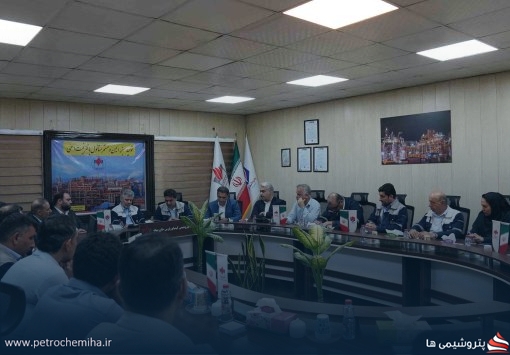 تجدید میثاق با رهبری در سنگر صنعت و تولید
