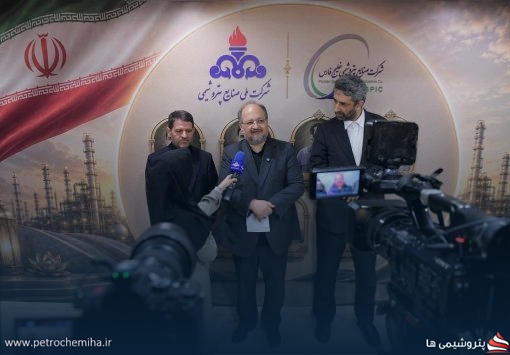 هفتمین روز بلاتکلیفی در «فارس»؛ شریعتمداری ماند، عباس‌زاده در انتظار