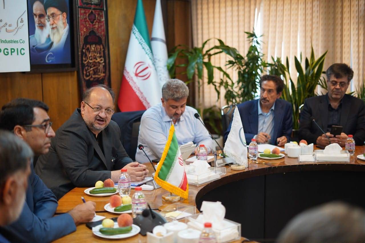 نشست بررسی قرارداد تأمین برق مجتمع_های پتروشیمی ۲