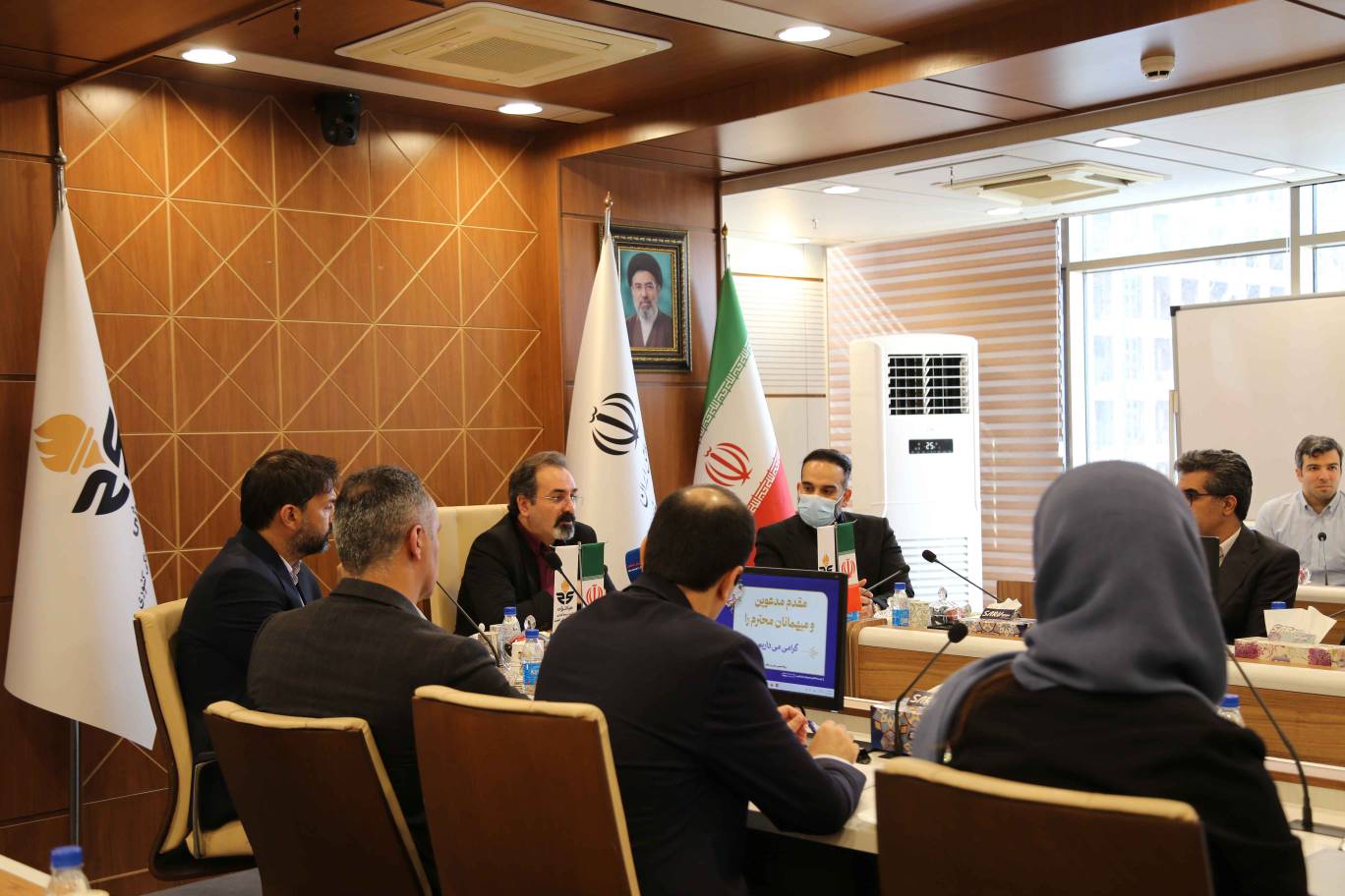 نشست تخصصی آخرین تحولات و چشم_انداز بازار سرمایه وصندوق ۶