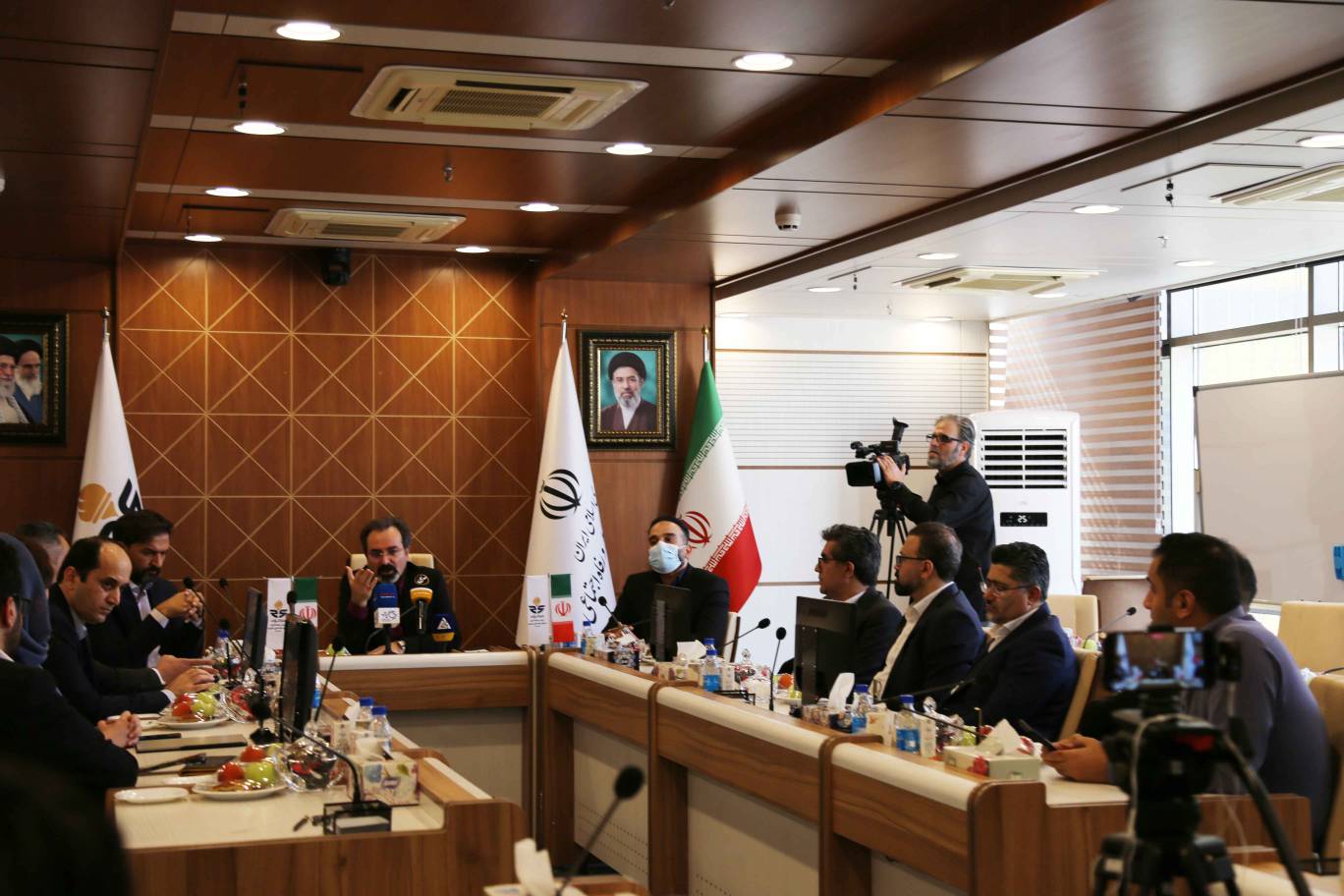 نشست تخصصی آخرین تحولات و چشم_انداز بازار سرمایه وصندوق ۷