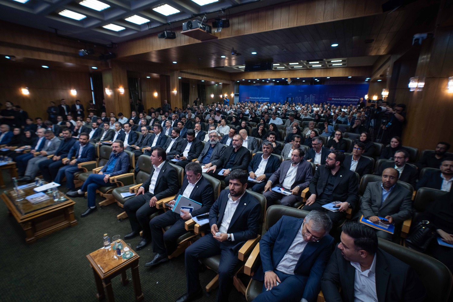 گزارش تصویری مجمع عمومی عادی سالیانه صاحبان سهام شرکت پتروشیمی جم ۴