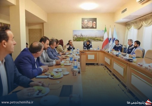 محور گفت‌وگوی مدیران عامل بانک گردشگری و پتروشیمی تبریز