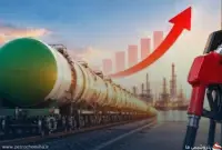 بازار سوخت آمریکا در آستانه شوک؛ ذخایر دیزل می‌تواند قیمت بنزین را بالا ببرد