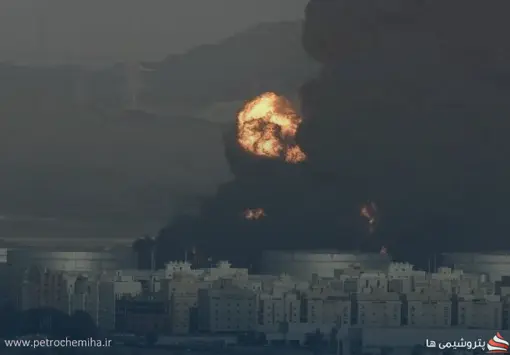 حمله به ینبع، نفت را بالای ۱۰۵ دلار نگه داشت؛ بازار در انتظار تحولات هرمز